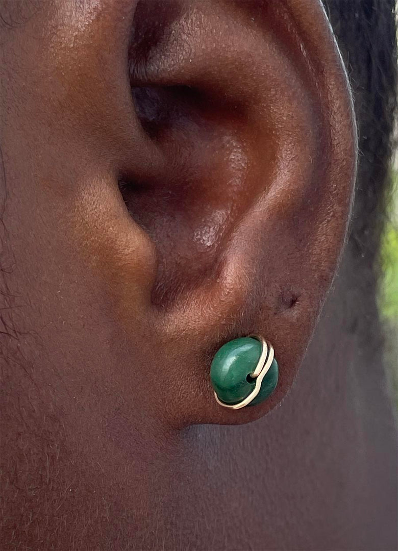 Green jade stud earring gold 