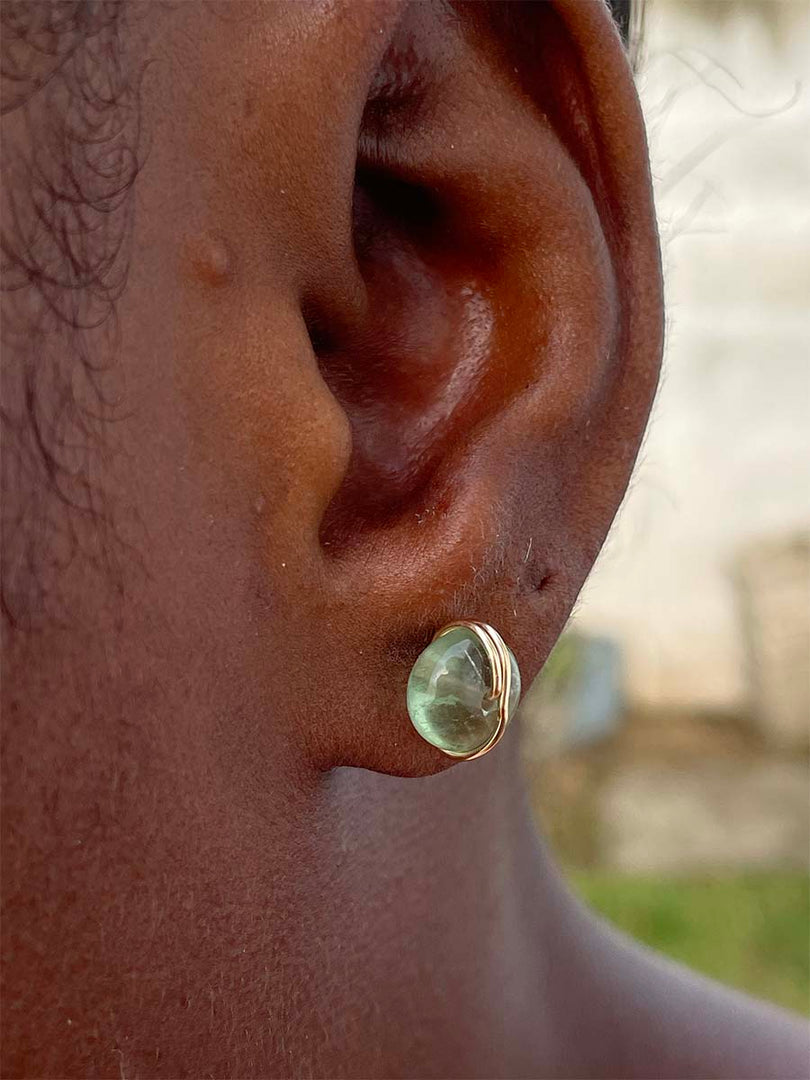 Green fluorite stud earring 